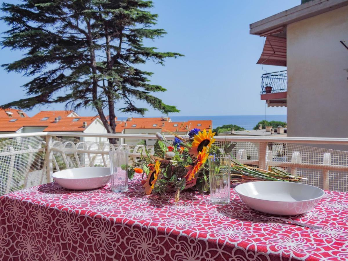 H11 Terrazzo Al Mare - Riva Ligure - Spiagge Lejlighed Eksteriør billede